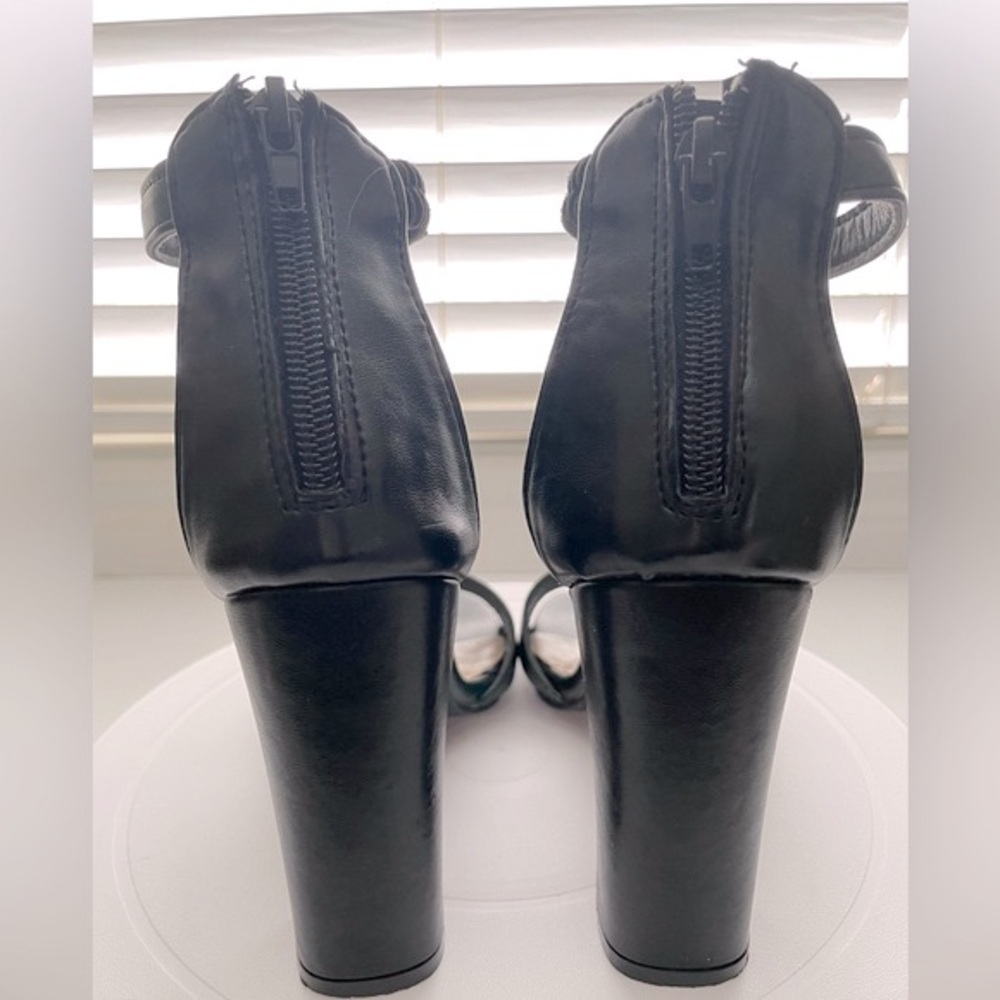 Black Heels - Picture 4 of 9